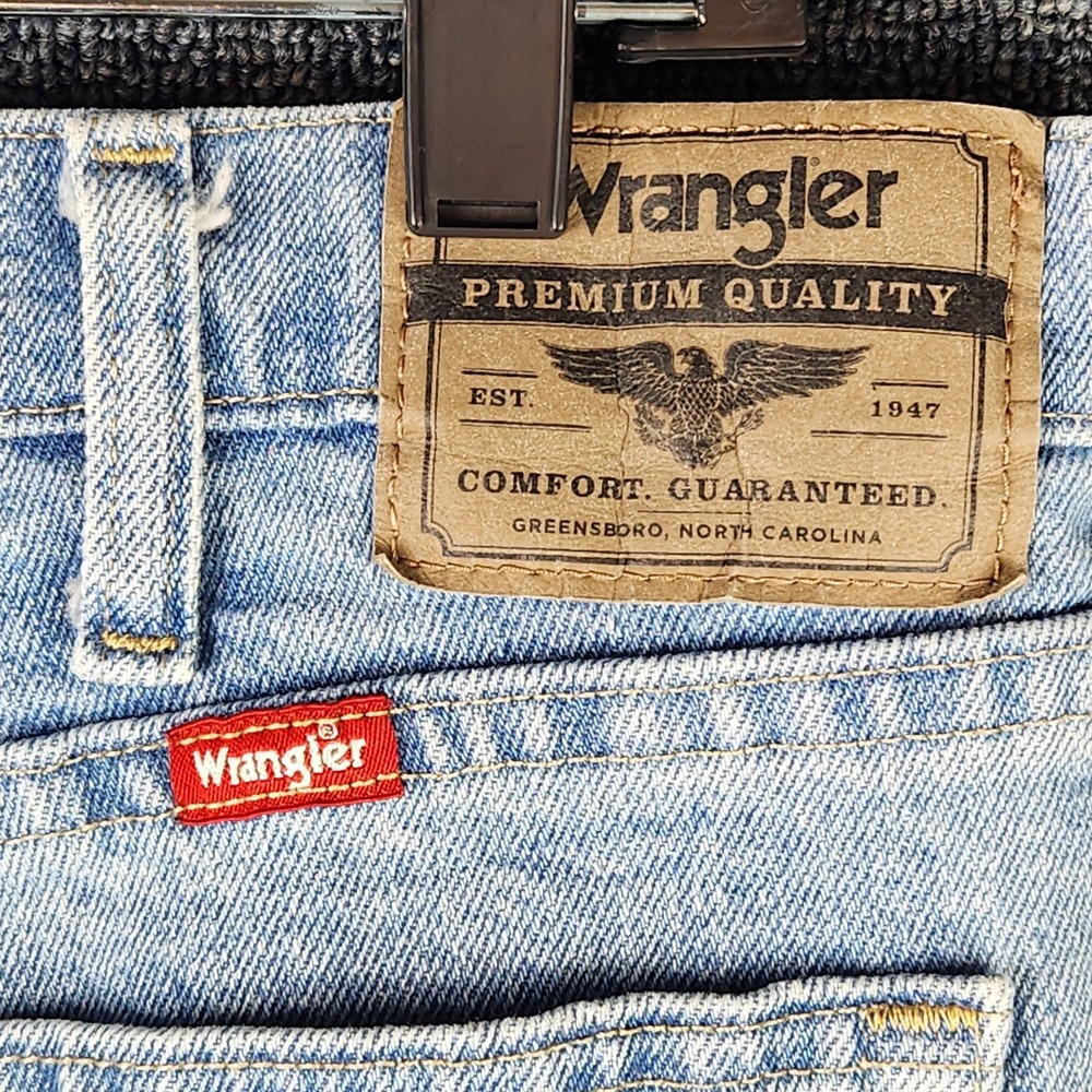 Wrangler Mens Straight Leg Regular Fit Blue Light Wash Jean Size 36X30 - Picture 5 of 10